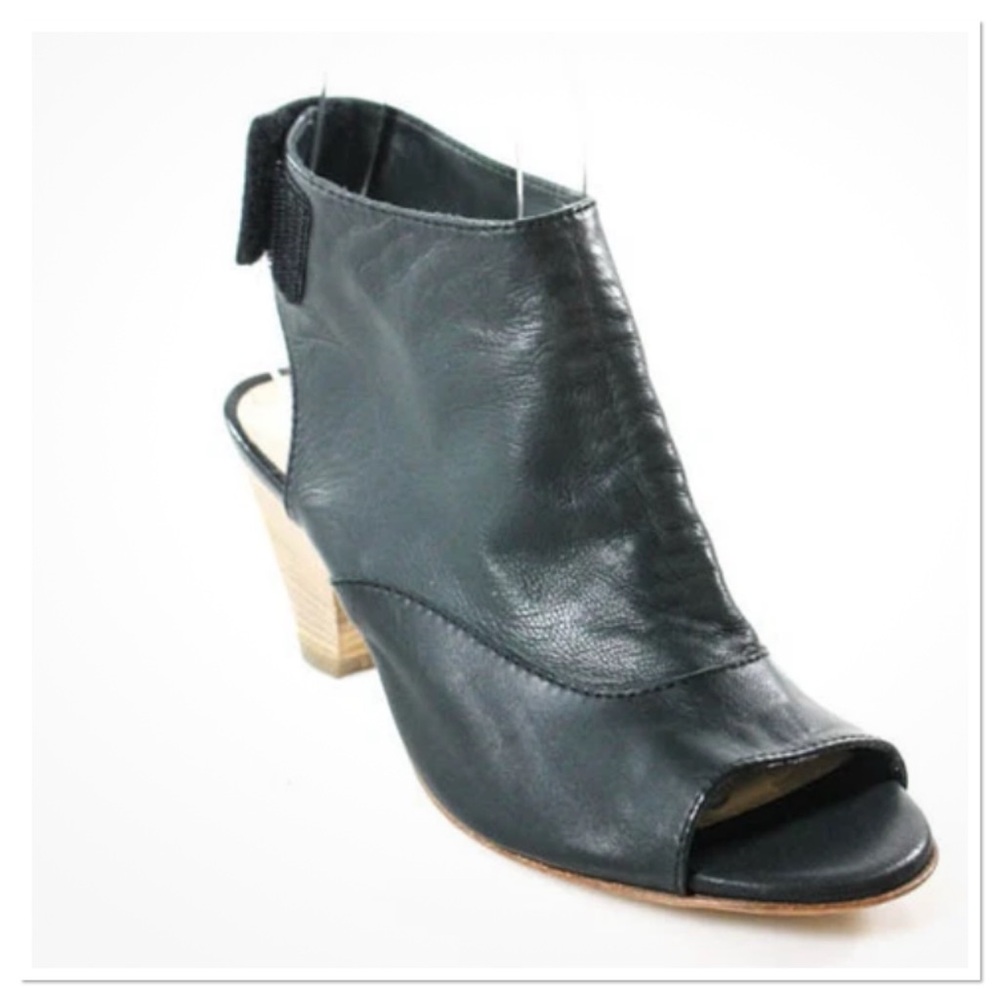 Gidigio Stretch Lamb Leather Black Ankle Perp Toe Bootie Sandal size 5 RARE $340